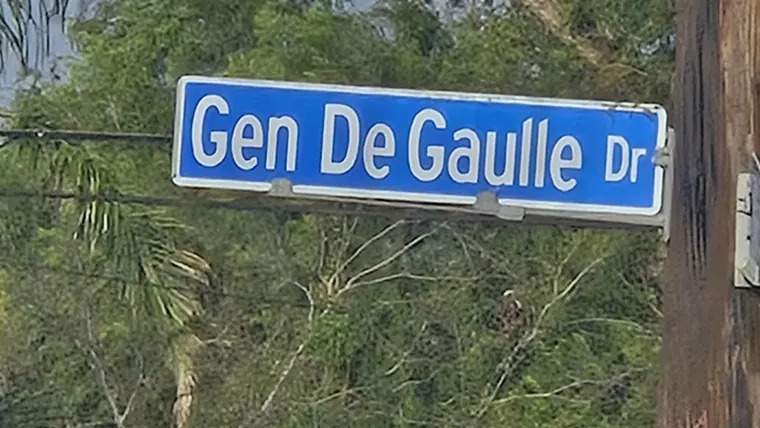 General De Gaulle Drive street sign in Algiers, New Orleans